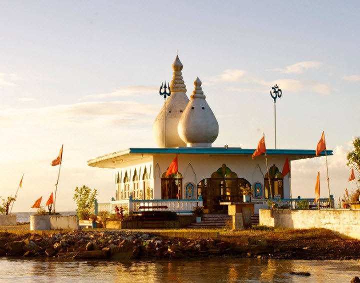 Sewdass Sadhu Shiva Mandir Temple in the Sea, Waterloo, Trinidad, Trinidad and Tobago